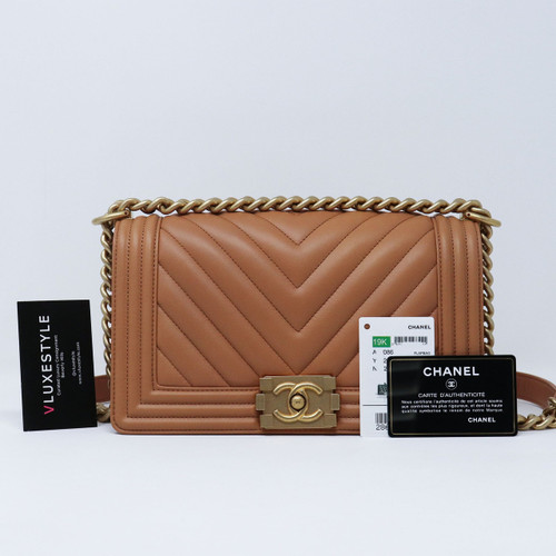 VAN CLEEF & ARPELS Chanel Le Boy Old Medium 19K Caramel/Medium Brown Chevron Calfskin with brushed gold hardware 