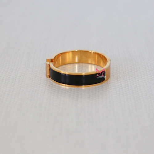 VAN CLEEF 
ARPELS Hermes Clic Clac H Narrow Enamel Bracelet PM Black with gold plated hardware 