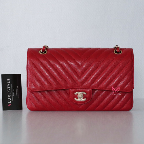 VAN CLEEF 
ARPELS Chanel Classic Medium Double Flap 20B Red Chevron Caviar with light gold hardware 