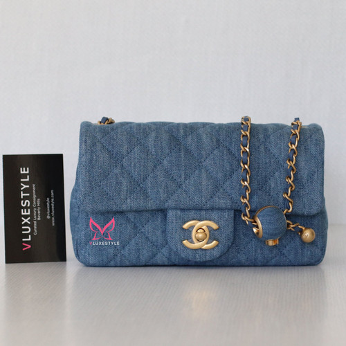 VAN CLEEF 
ARPELS Chanel Pearl Crush Mini Rectangular 22C Denim with adjustable pearl chain 