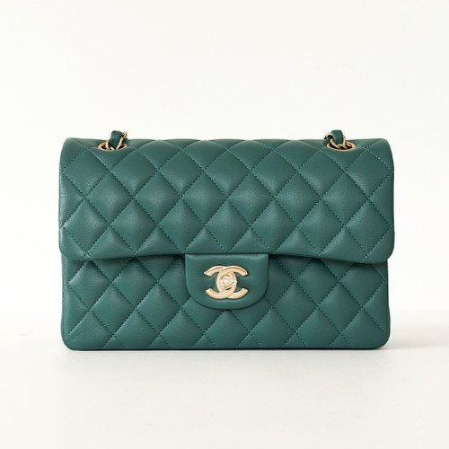 Classic Small Flap 21A Green Quilted Lambskin Light Gold Hardware