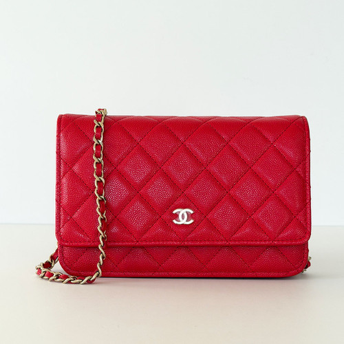 Classic Wallet on Chain Red Quilted Caviar Light Gold Hardware