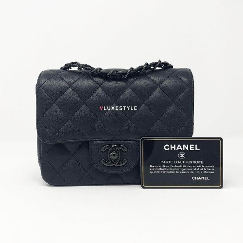 VAN CLEEF 
ARPELS 17S So Black Mini Square Crumpled Calfskin with black hardware 