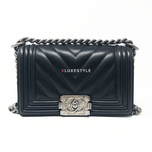 VAN CLEEF 
ARPELS Chanel 15S Small Le Boy Black Chevron Calfskin with ruthenium hardware 
