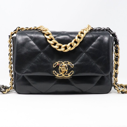 VAN CLEEF 
ARPELS Chanel 19 Flap Small 20S Black Quilted Goatskin with multi-tone hardware 