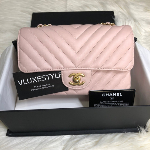 VAN CLEEF 
ARPELS Classic Mini Rectangular 17C Pink Chevron Calfskin with brushed gold hardware 