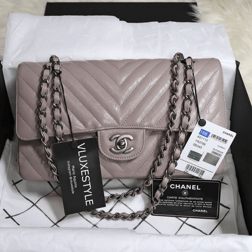 VAN CLEEF 
ARPELS RESERVED Chanel Classic Medium Double Flap 18B Iridescent Taupe Chevron Aged Calfskin with ruthenium hardware 