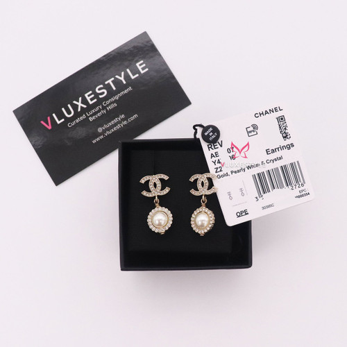 VAN CLEEF 
ARPELS Chanel 19B Crystal Pearl CC Lace Camellia Earrings Goldtone 