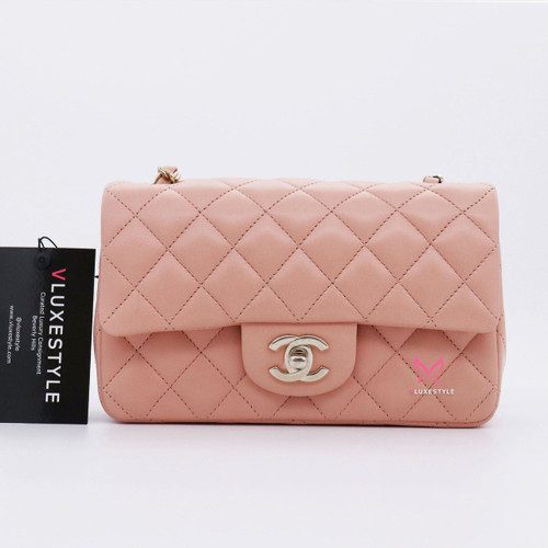 VAN CLEEF 
ARPELS Classic Mini Rectangular 21P Light Pink Quilted Lambskin with light gold hardware 
