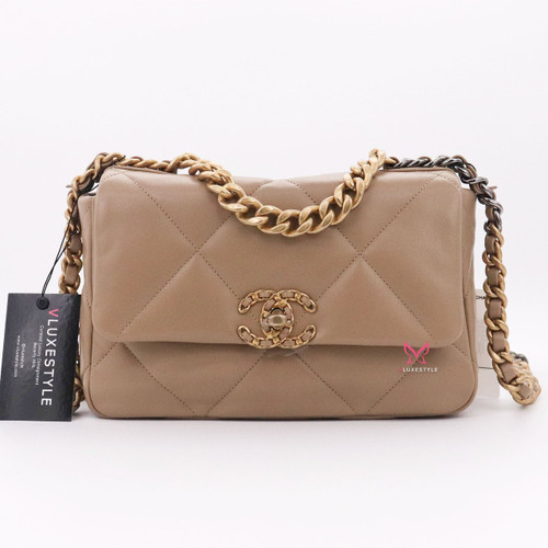 VAN CLEEF 
ARPELS Chanel 19 Flap Small/Medium 21S Dark Beige with mixed hardware 