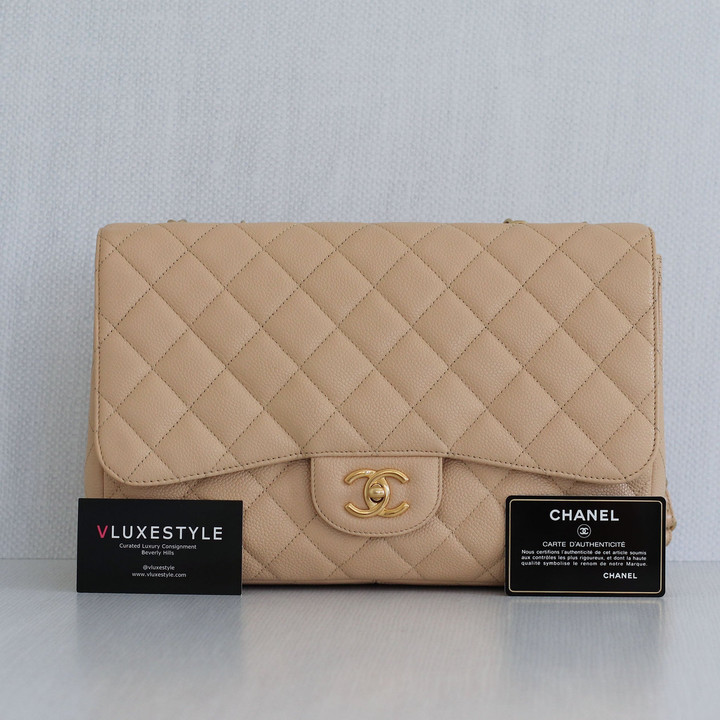 VAN CLEEF & ARPELS Chanel Classic Single Flap Beige Clair Quilted Caviar with gold hardware 