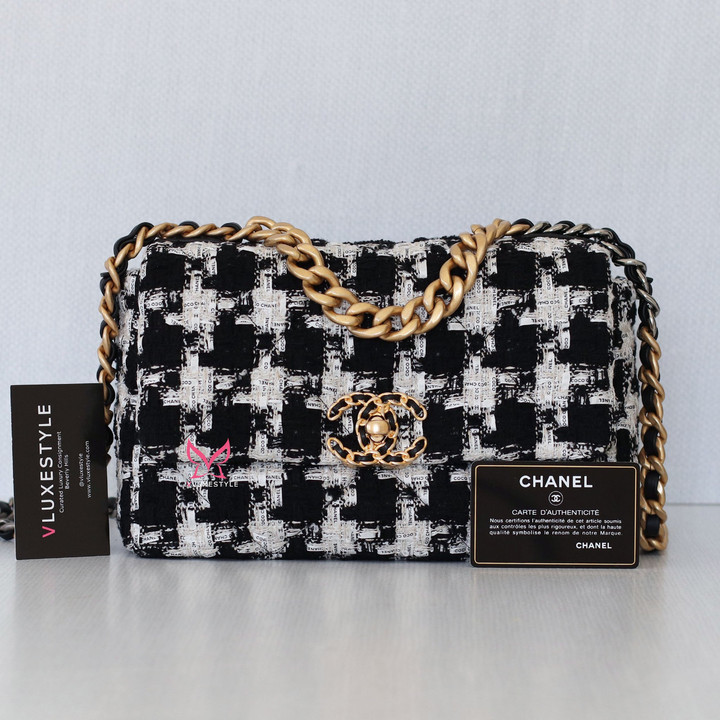 VAN CLEEF & ARPELS Chanel Small/Medium 19 Flap 20S Houndstooth Tweed with multi-tone hardware 