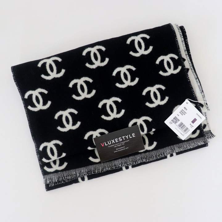 CHANEL Chanel CC Logo Black and White Reversible Wool Scarf 