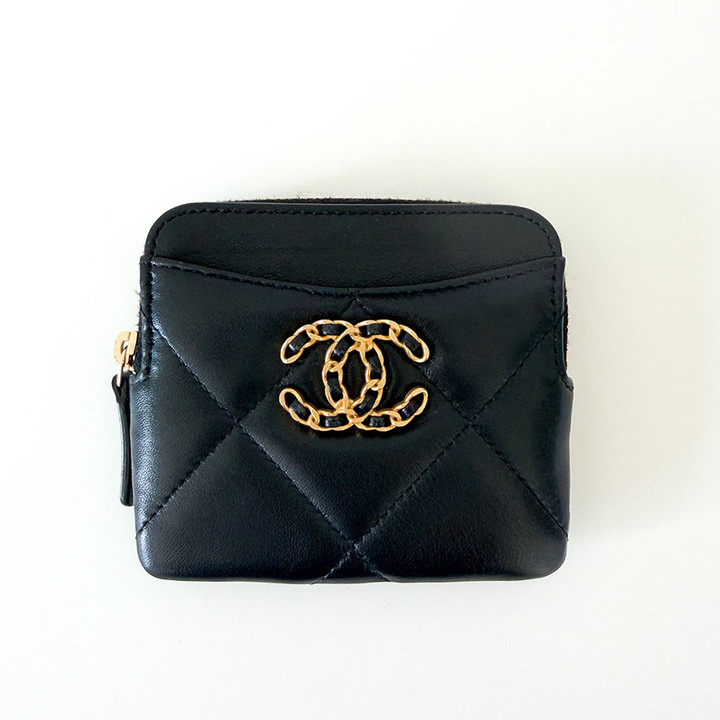 Chanel 19 Zipped Coin Purse Wallet 23K Black Quilted Lambskin
