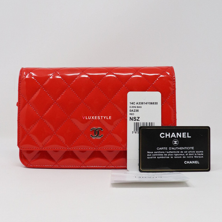 VAN CLEEF & ARPELS Partial payment: Chanel Classic Wallet on Chain Red Quilted with silver hardware 