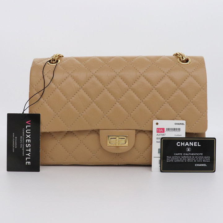 VAN CLEEF & ARPELS Chanel Reissue Double Flap 19A Beige Quilted Calfskin with shiny gold hardware size 226 