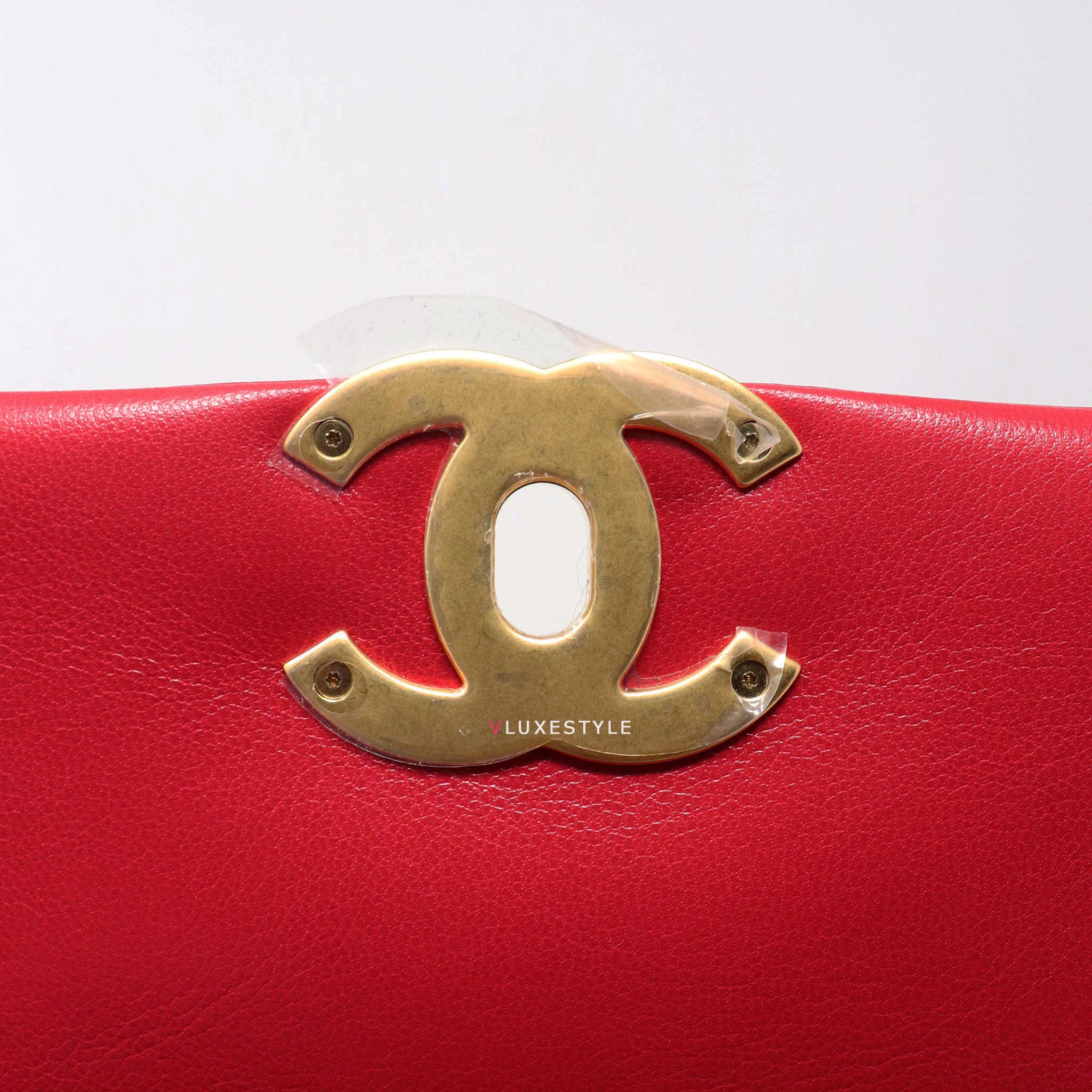 CHANEL 19 2020 Metallic Gold Goatskin Quilted Waist Belt Bag – Fashion  Reloved
