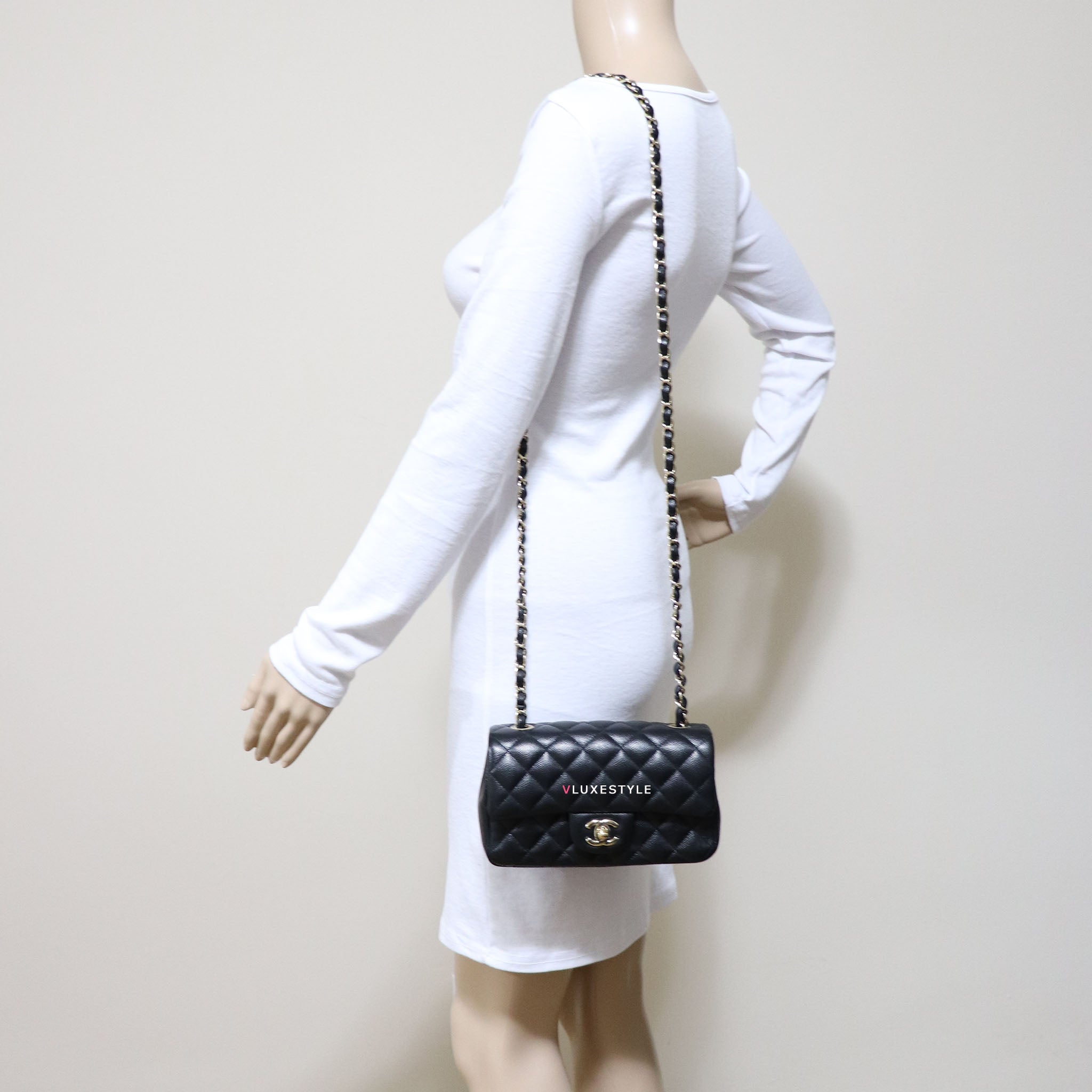Chanel Pearl Crush Mini Vanity, White Lambskin with Gold Hardware, Preowned  In Box WA001 - Julia Rose Boston