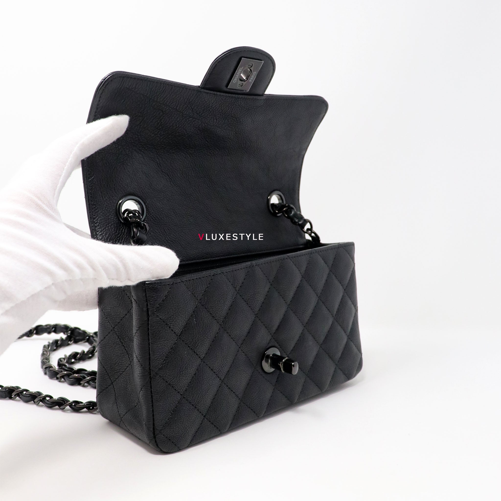 A minuscule handbag measuring less than 0.03 inches wide − or 657 by 222 by  700 microns − sold for more than $63,000 at an online auction…