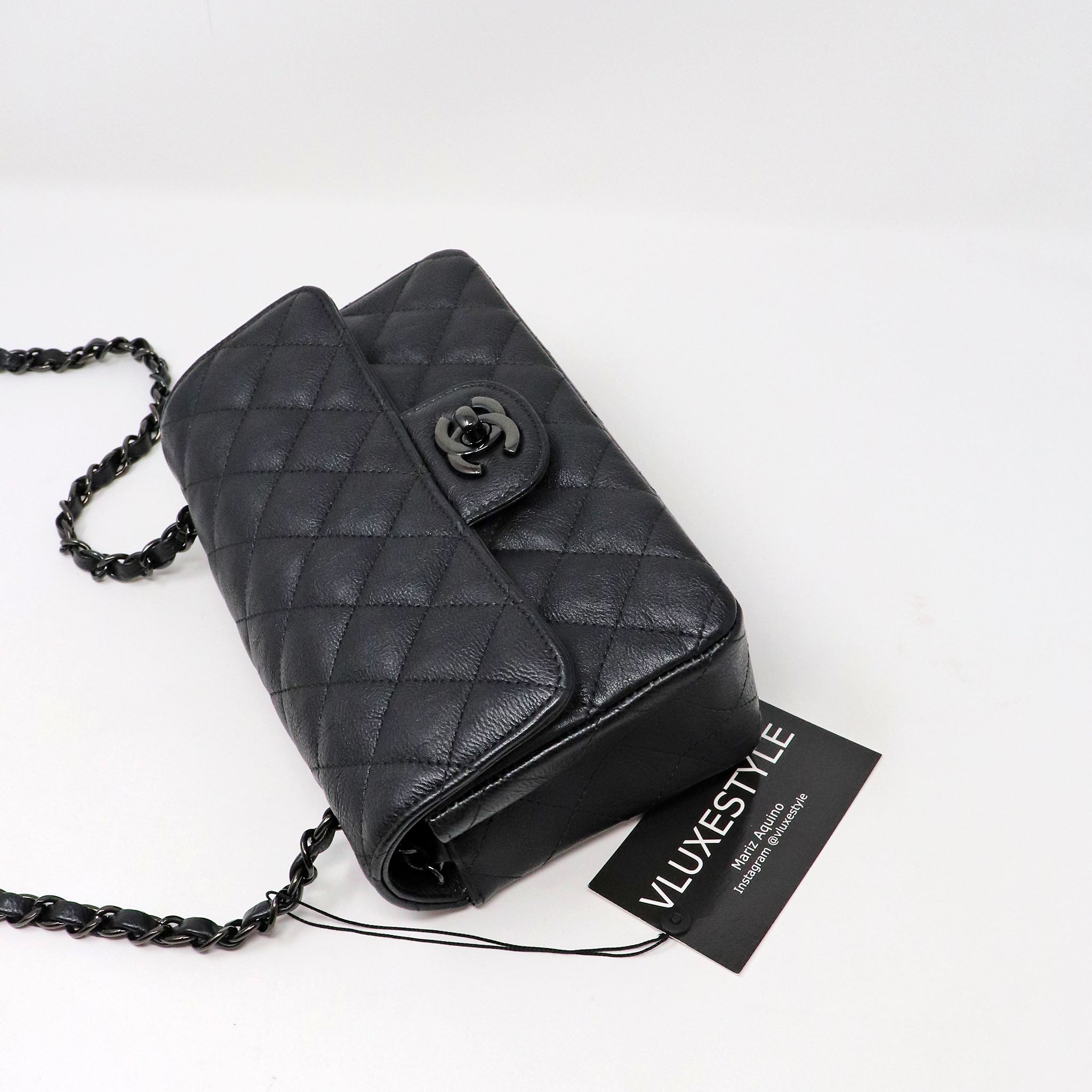 MINI CLASSIC CHANEL BAG Black Leather ref.779618 - Joli Closet