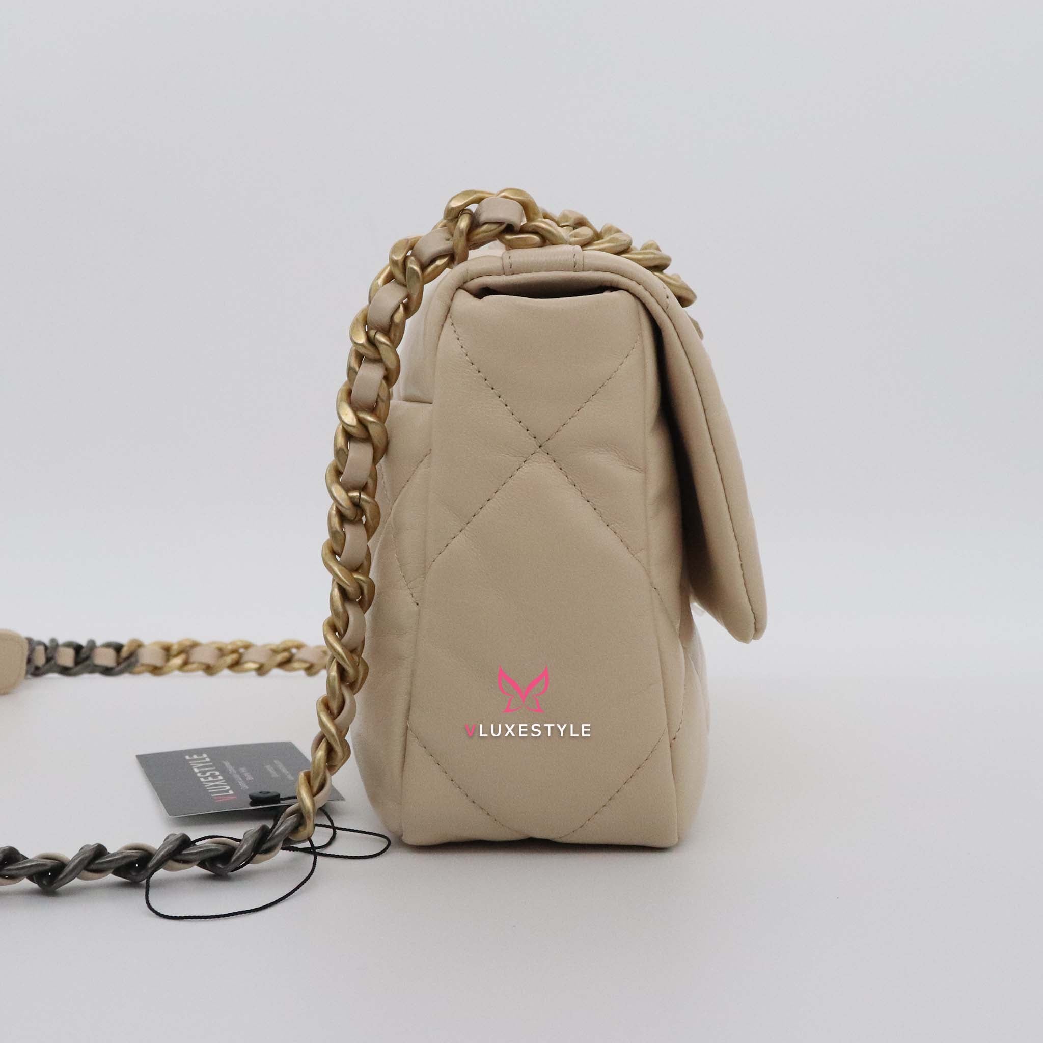 Chanel Pre-Fall 2021 Small Leather Goods Collection - Spotted Fashion