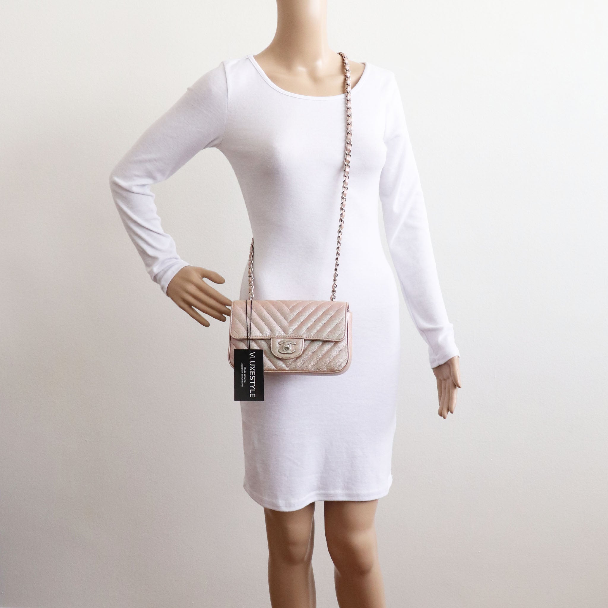Chanel Pearl Crush Mini Vanity, White Lambskin with Gold Hardware, Preowned  In Box WA001 - Julia Rose Boston