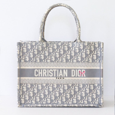 【エレガントな生成り＆グレー】Dior BOOK TOTE ミディアム エレガントな生成り＆グレー】Dior BOOK TOTE ミディアム (Dior