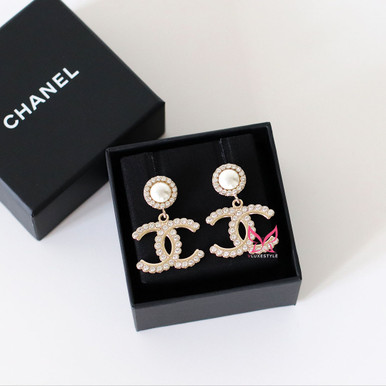 CHANEL CCロゴピアス ボックス付き Chanel 21V CC Crystal Pearl Drop Earrings