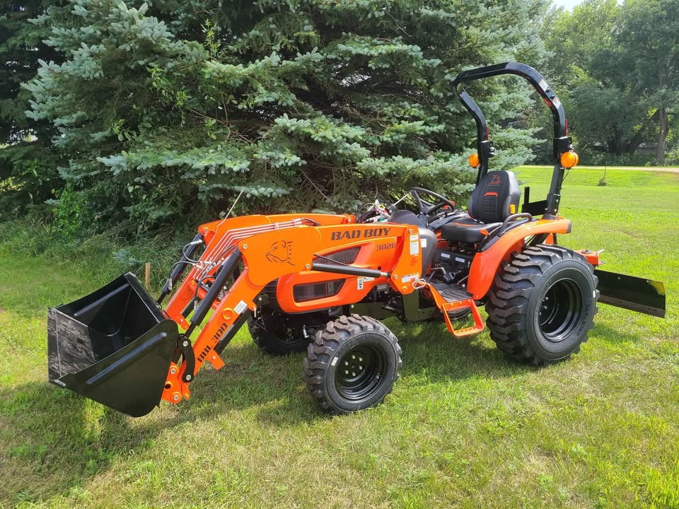 2026 Bad Boy 3026H Tractor w/ BBL 300 Loader