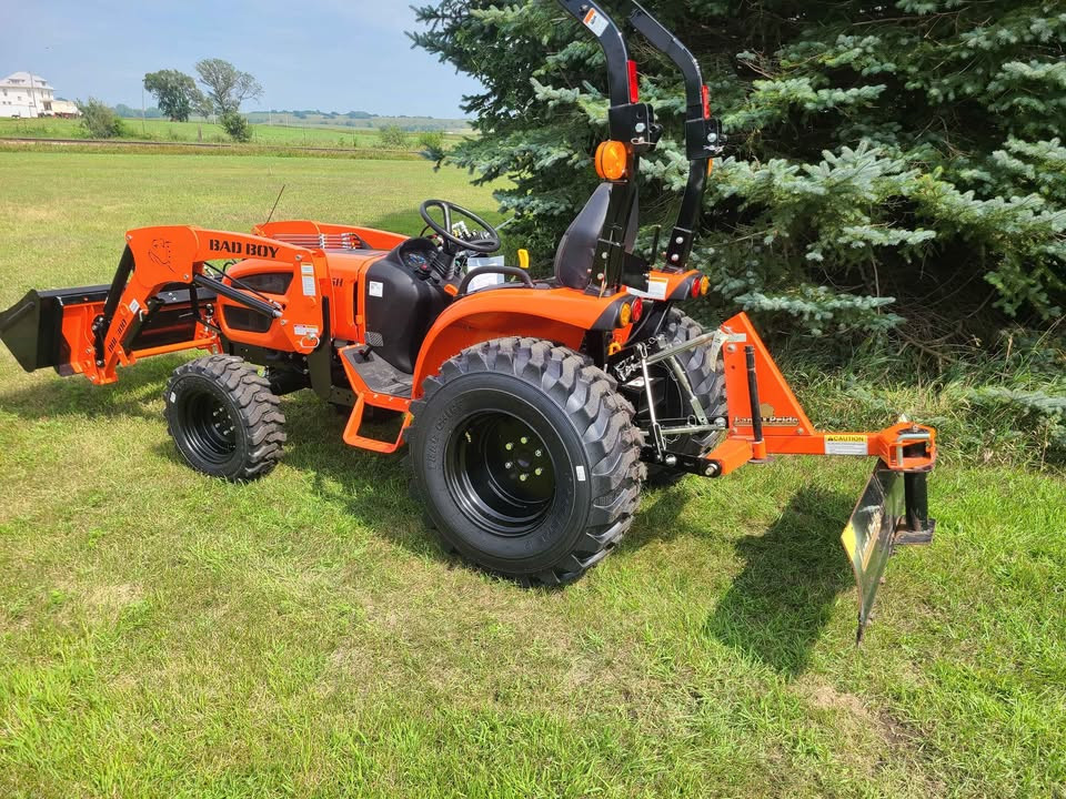 2026 Bad Boy 3026H Tractor w/ BBL 300 Loader