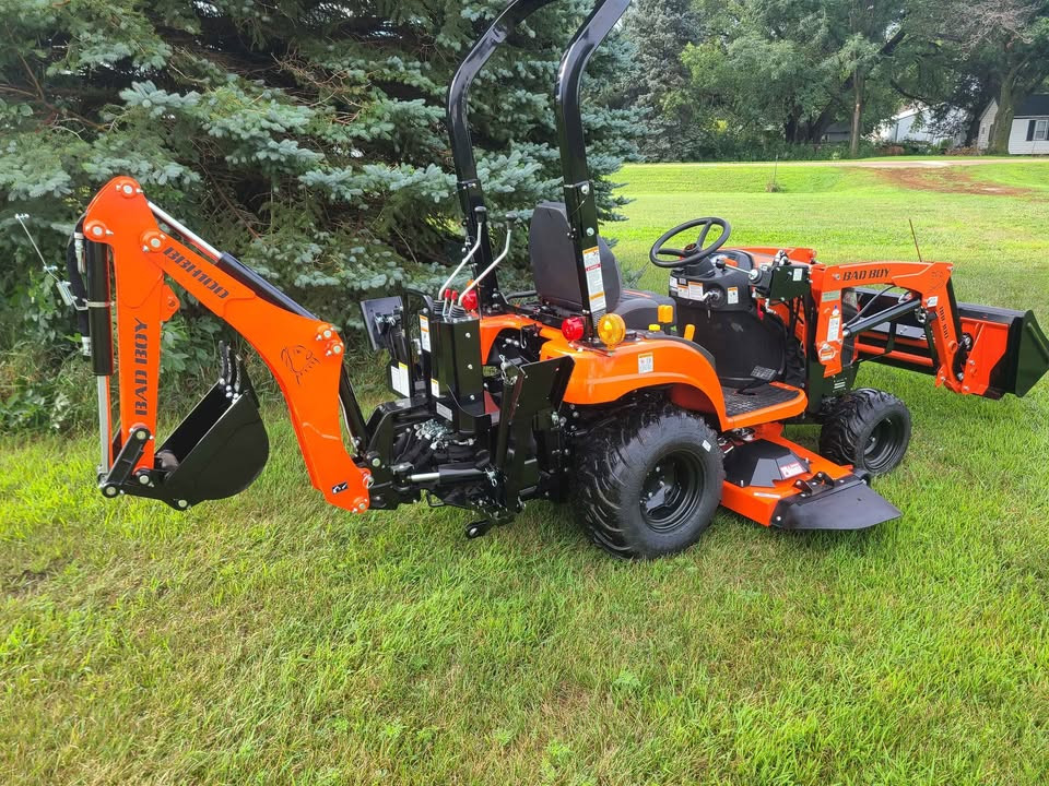 2026 Bad Boy 1022 Tractor, Loader, 54" deck, Backhoe