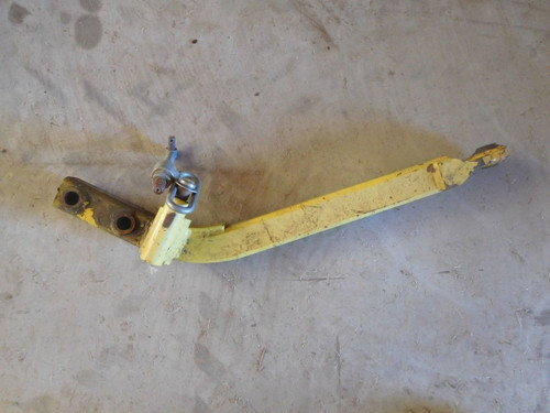 JOHN DEERE 60" deck LH lift Arm f911 f925 f930 f935 f1145 PT # AM100471