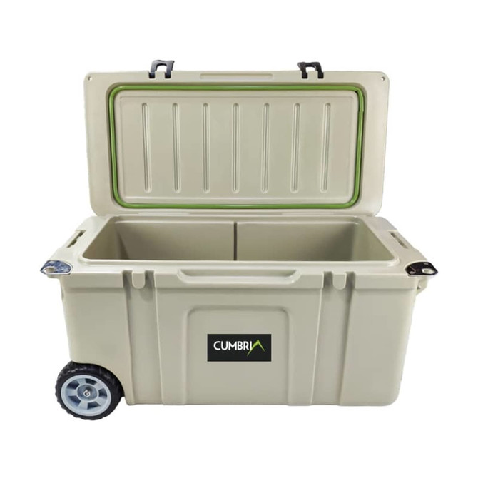 A 75L cooler box with wheels in a light beige colour, featuring a green seal and a logo on the side.