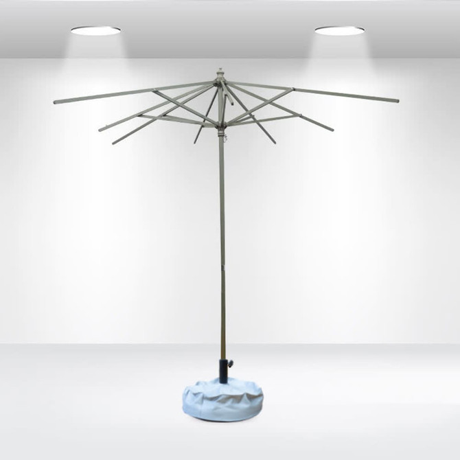 A 2x2m square patio umbrella with a blue base, featuring a light grey frame and multiple extended ribs.