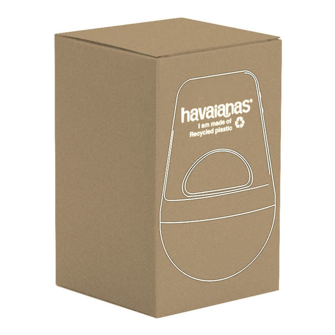 A box containing a product made of recycled plastic, featuring a simple design and branding. The box is brown.