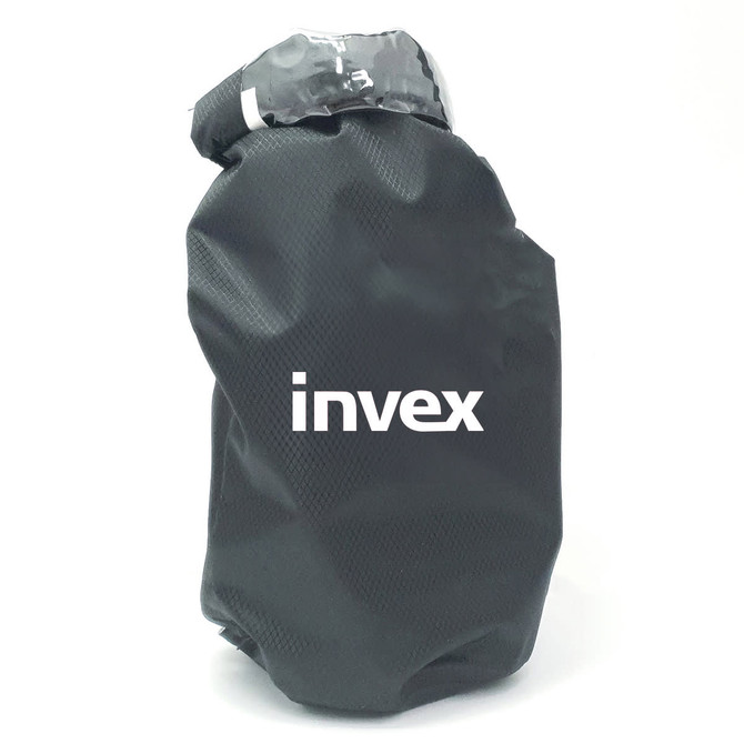 A 2.5L dry bag in black, featuring a logo on the front.