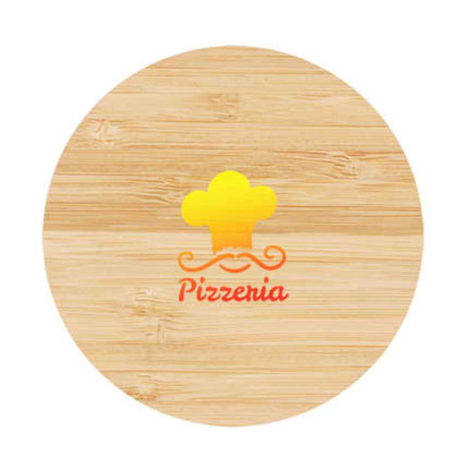 A circular bamboo surface featuring a chef's hat logo and the word "Pizzeria" in vibrant colours.