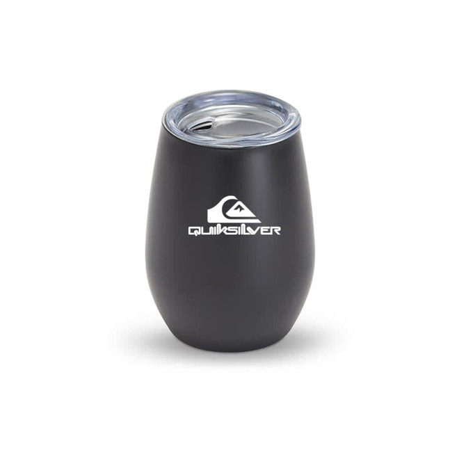 A drink cup in matte black with a clear lid and a logo printed on the front. Suitable for beverage use.