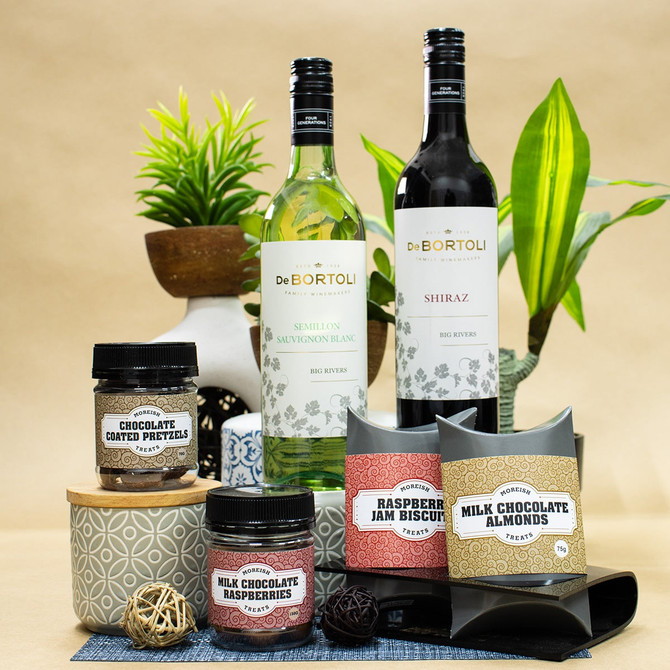 The Classic Wine & Treats Hamper
