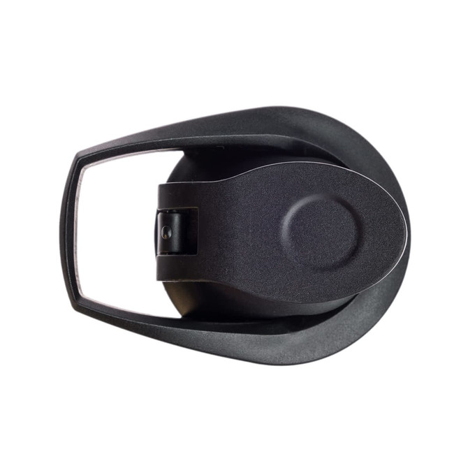 A drink bottle lid in black with a sleek design, featuring a free flow mechanism. It has a logo.