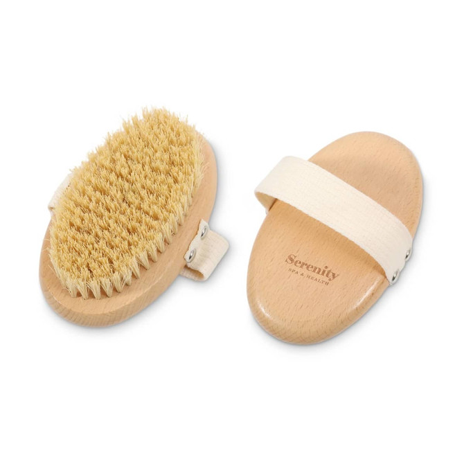 A sisal wooden brush with natural bristles, featuring a light wood base and a cream strap. The product includes a logo.