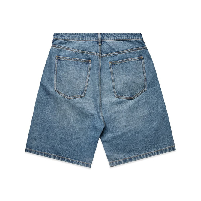 Denim shorts in light blue, featuring a classic cut and two back pockets. Includes a logo on the waistband.