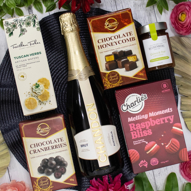 Chandon NV Sparkling Wine & Gourmet Entertainer’s Gift Hamper