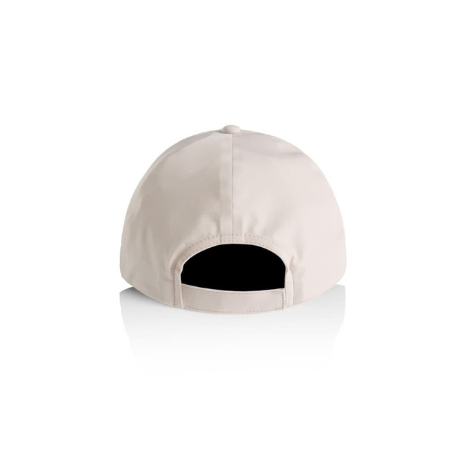 A light beige cap with an open back and a logo detail. Suitable for outdoor activities.