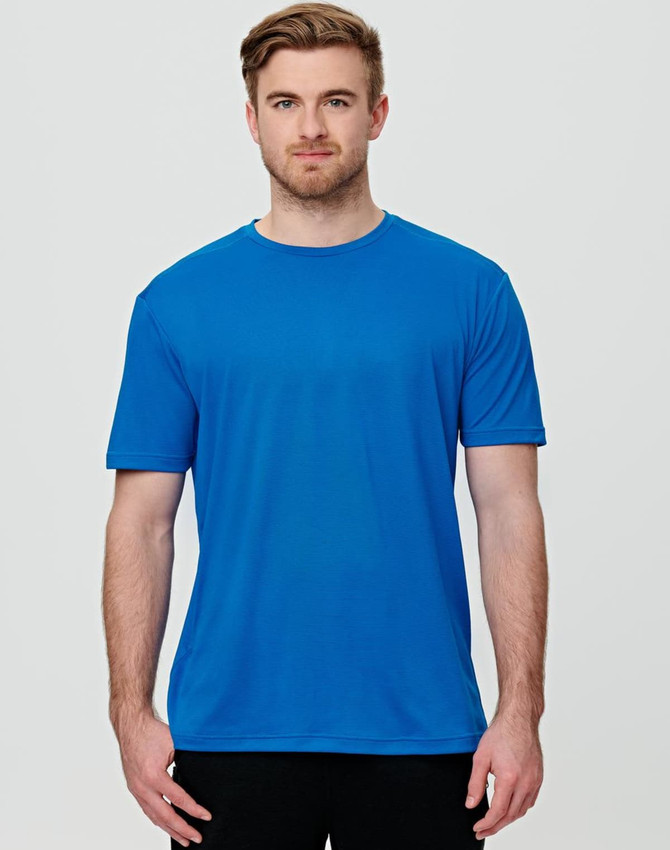 Blue men's short-sleeve performance t-shirt, featuring a relaxed fit and a logo on it.