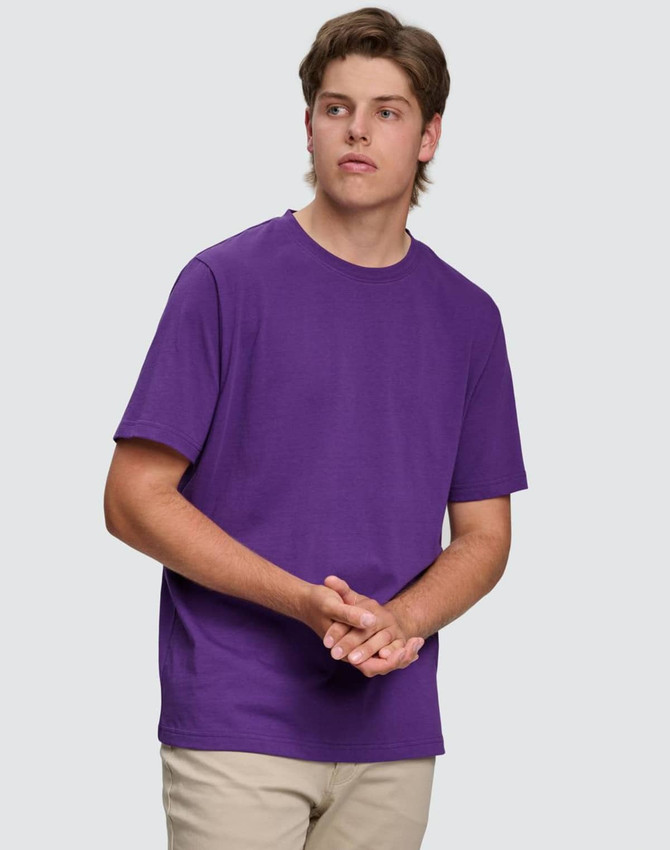 A semi-fitted men's t-shirt in bright blue, featuring short sleeves and a round neckline. It has a logo on the front.