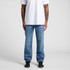 Straight jeans in light blue denim, featuring a relaxed fit and worn with a plain white t-shirt.