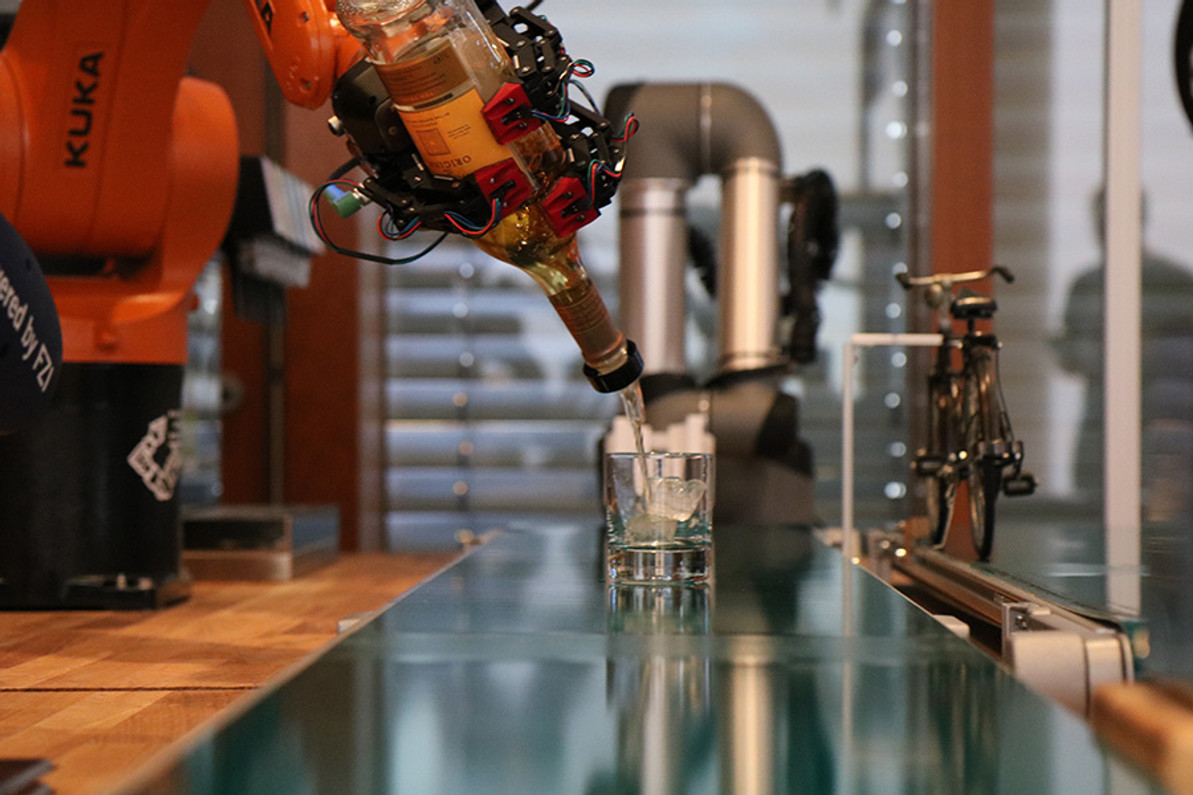 It’s 5 O’clock Somewhere: The Universal Robots Bartender 