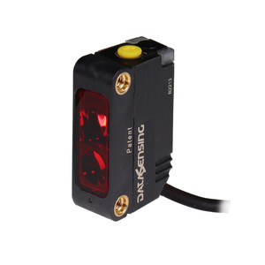 Datasensing Red LED emission Retro Reflex polarized single trimmer Light Output PNP Cable