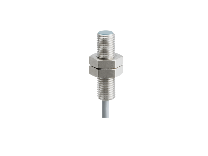 Baumer IFRM 08P1707 (10218950) | PNP NO High-Temperature Inductive Proximity Sensor, 8mm Flush Mount, 2mm Range, 1m FEP Cable, -25 to +100°C, IP67